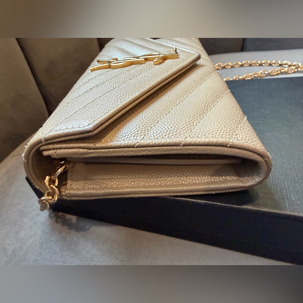 Reserved-Beige Yves Saint Laurent Cassandre Envelope Flap Wallet on Chain gold - Picture 4 of 14
